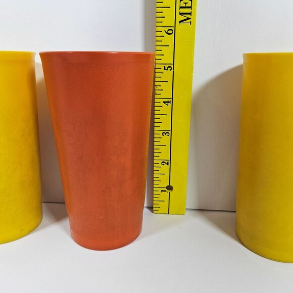 Vintage Tupperware Tumblers Lot Of 9 Yellow & Orange Tall Cups 3 sizes - Picture 8 of 9